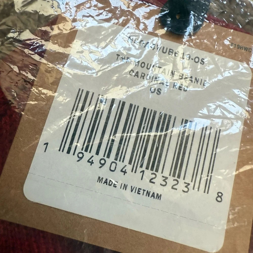 New The North Face Cardinal Red beanie with Quirk Hard Seltzer Mountain stocking - Picture 2 of 10